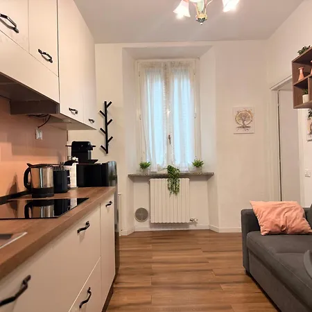Cozy Near With Parking 아파트