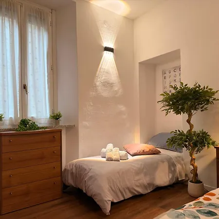 Cozy Near With Parking *